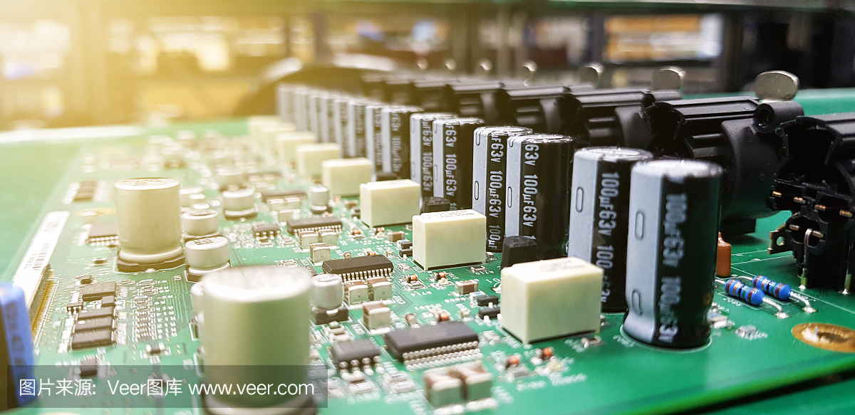 带有电子元件的电路板,安装在PCB、PCBA上的微芯片、电容、晶体管、电阻等电子元件的电子设备